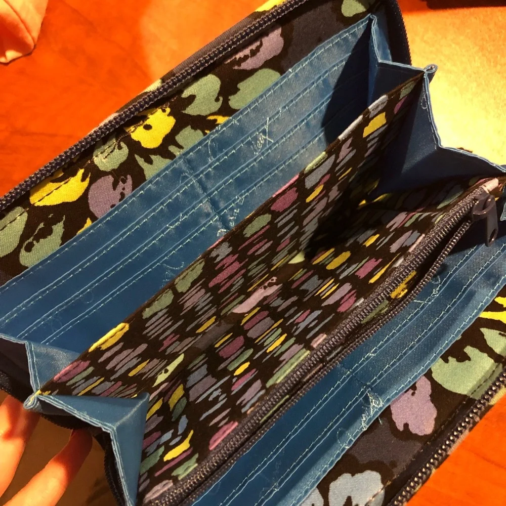 COPY - Vera Bradley Wallet - Picture 2 of 3